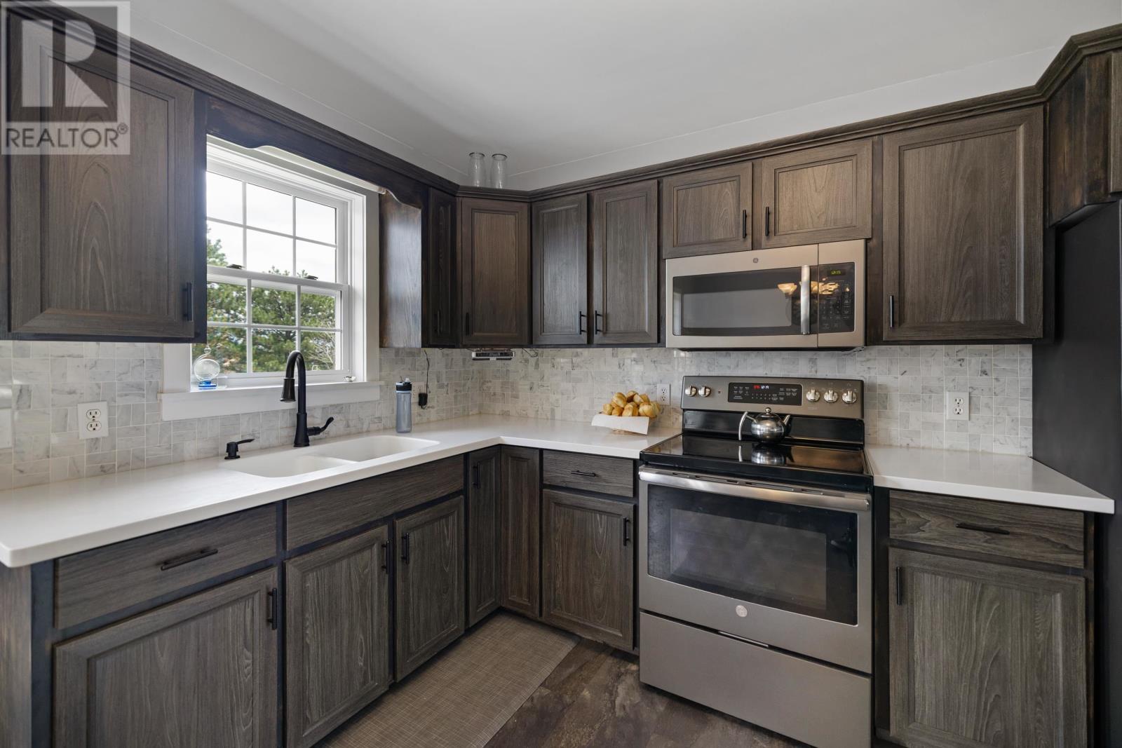 4 Sobey Drive, Cornwall, Prince Edward Island  C0A 1H0 - Photo 11 - 202611006