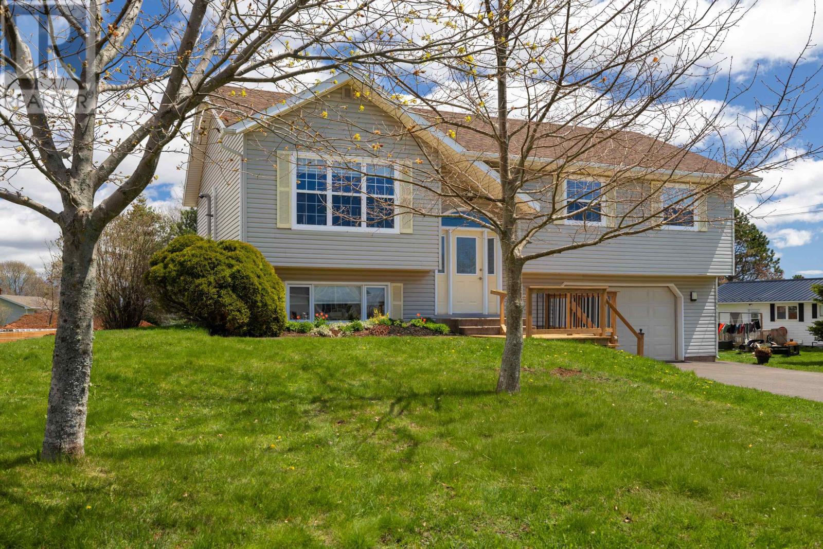 4 Sobey Drive, Cornwall, Prince Edward Island  C0A 1H0 - Photo 2 - 202611006