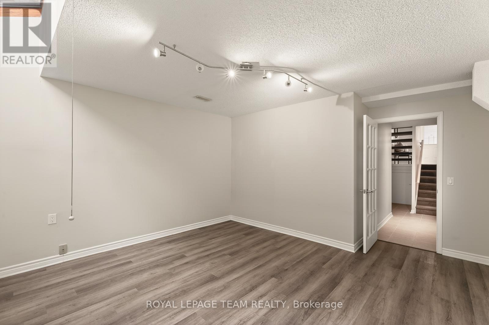 10 - 290 Cathcart Street, Ottawa, Ontario  K1N 5C4 - Photo 40 - X12800850