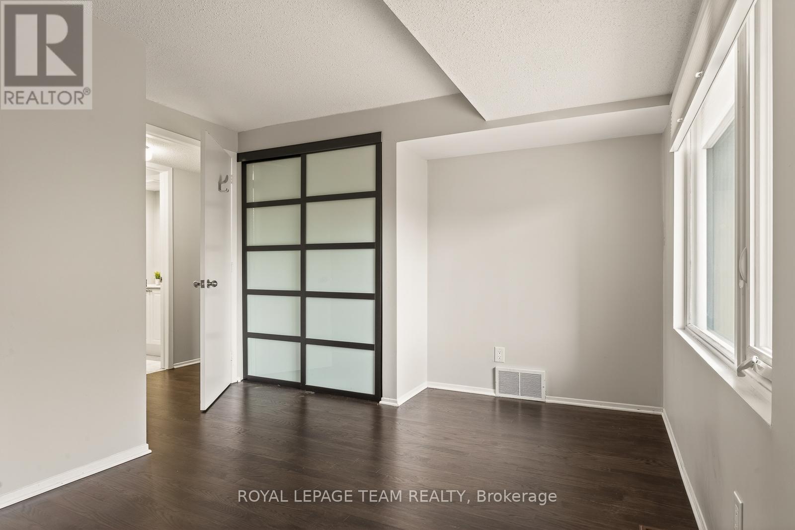 10 - 290 Cathcart Street, Ottawa, Ontario  K1N 5C4 - Photo 35 - X12800850