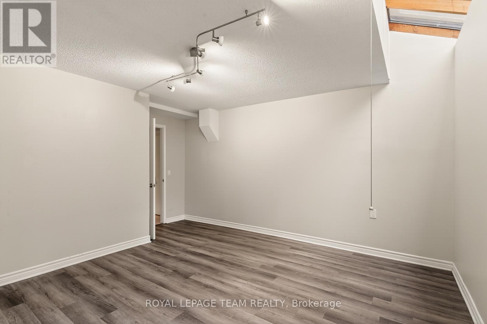 10 - 290 Cathcart Street, Ottawa, Ontario  K1N 5C4 - Photo 39 - X12800850
