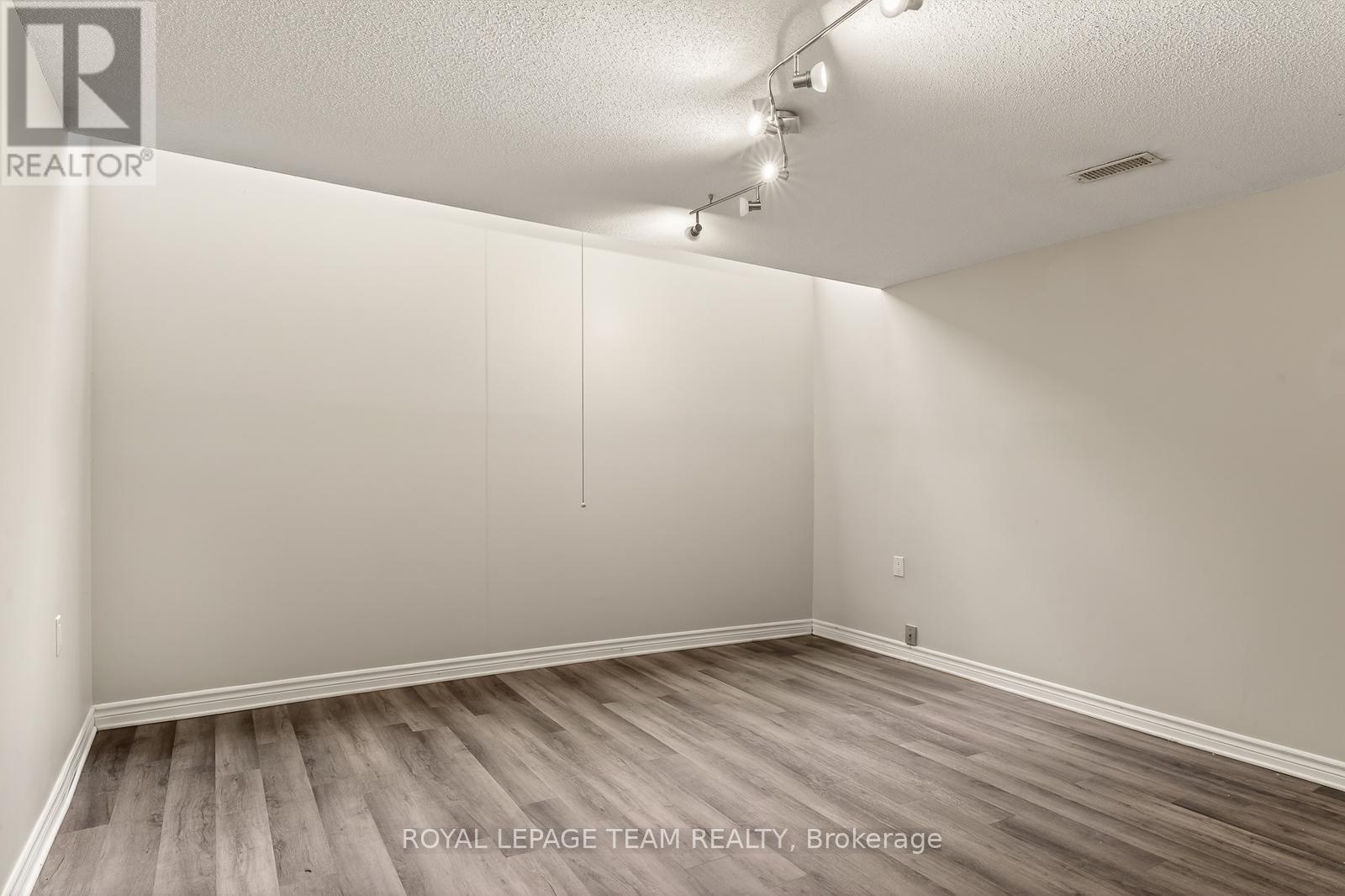 10 - 290 Cathcart Street, Ottawa, Ontario  K1N 5C4 - Photo 38 - X12800850