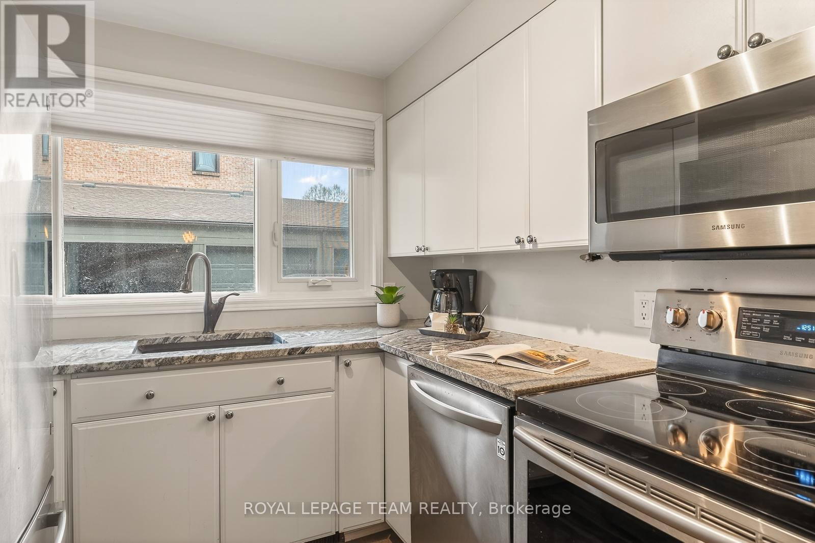 10 - 290 Cathcart Street, Ottawa, Ontario  K1N 5C4 - Photo 4 - X12800850