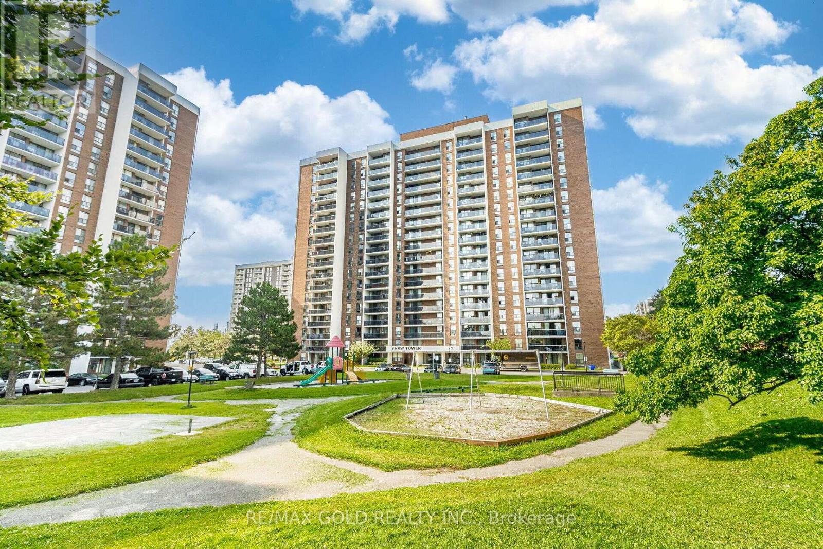 903 - 17 KNIGHTSBRIDGE ROAD, Brampton, Ontario