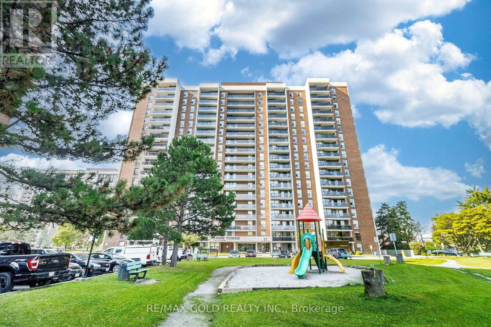 903 - 17 Knightsbridge Road, Brampton, Ontario  L6T 3X9 - Photo 2 - W13129210