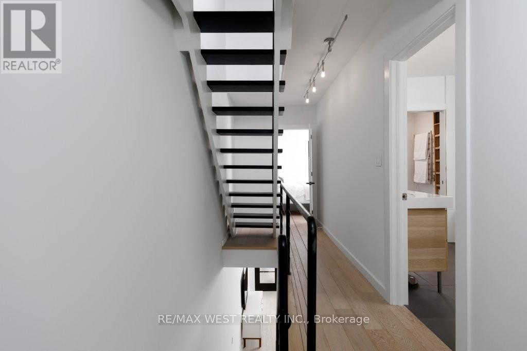 110 Fern Avenue, Toronto, Ontario  M6R 1K3 - Photo 29 - W13128978