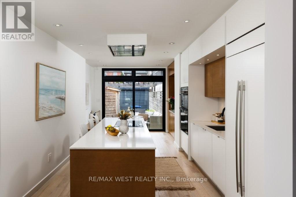 110 Fern Avenue, Toronto, Ontario  M6R 1K3 - Photo 18 - W13128978