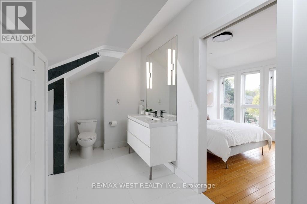 110 Fern Avenue, Toronto, Ontario  M6R 1K3 - Photo 39 - W13128978