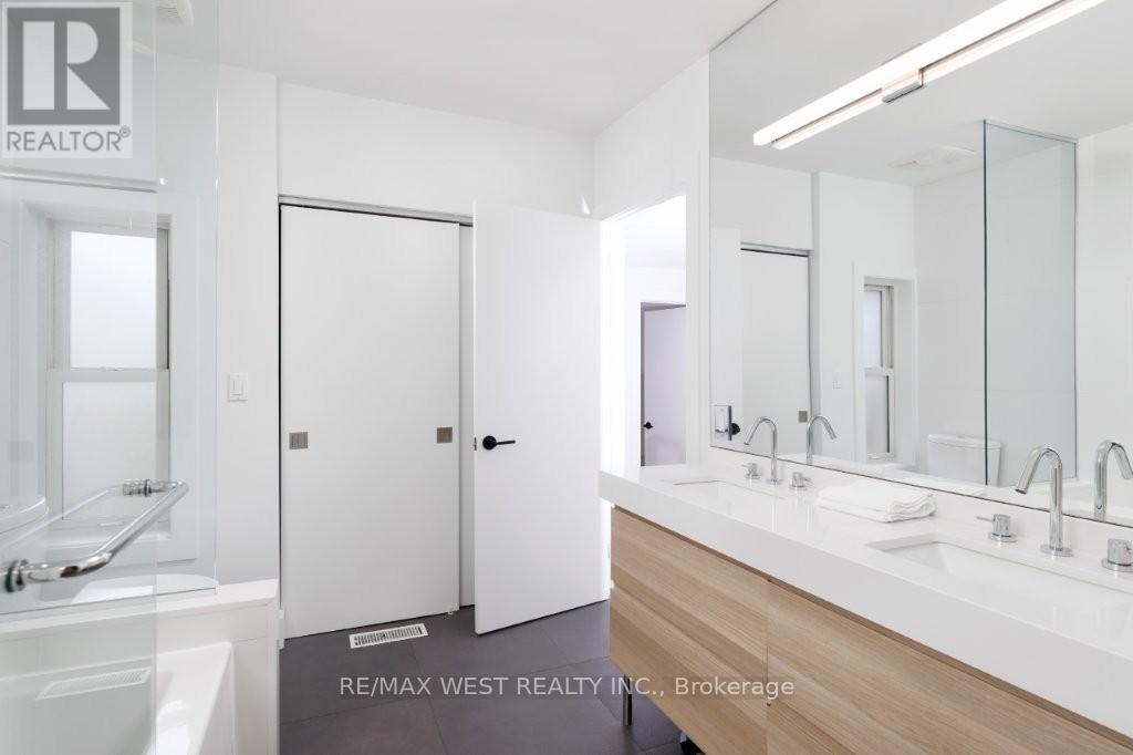 110 Fern Avenue, Toronto, Ontario  M6R 1K3 - Photo 34 - W13128978