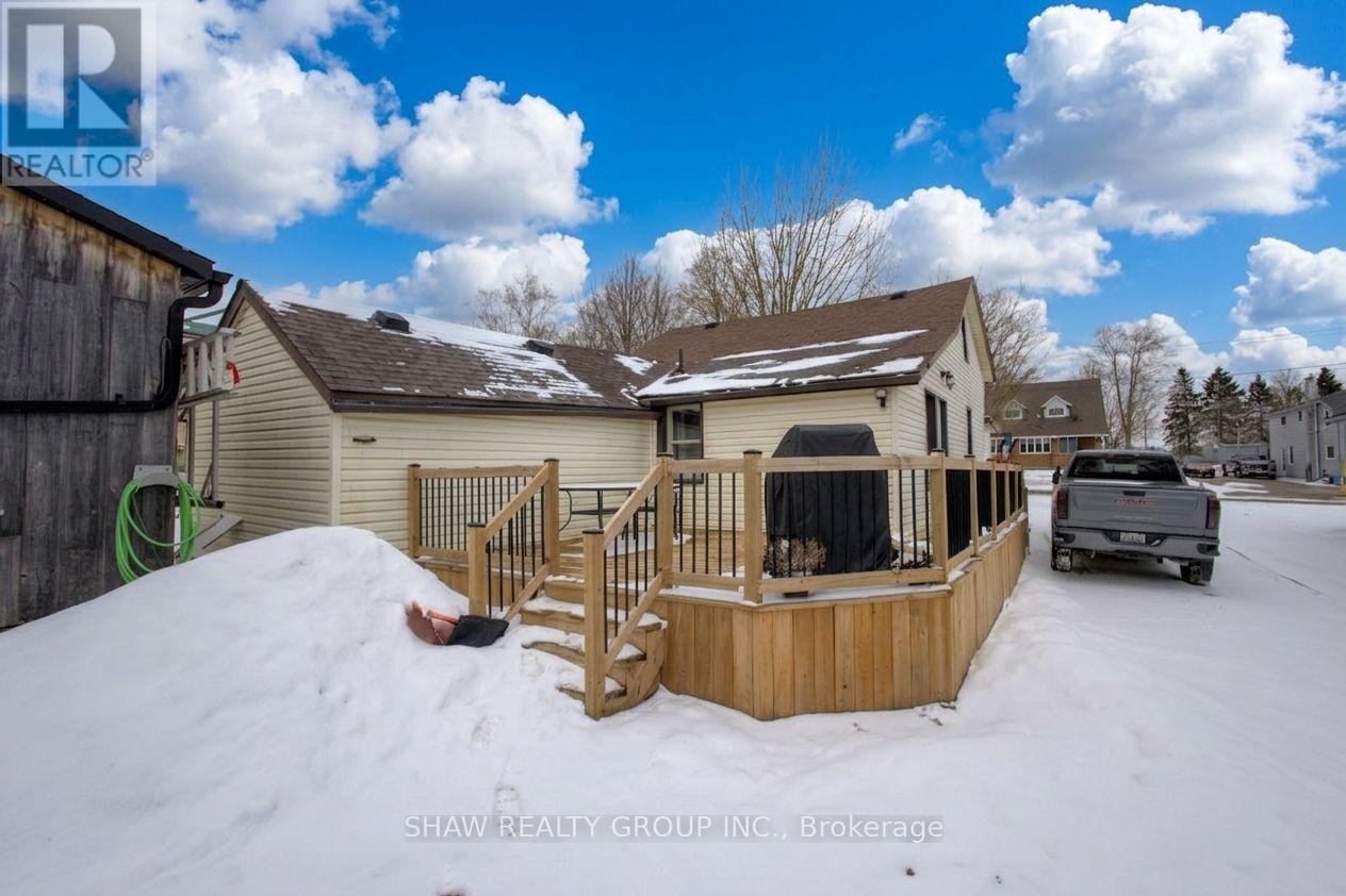 21 Main Street W, Mapleton, Ontario  N0G 1P0 - Photo 21 - X12895358
