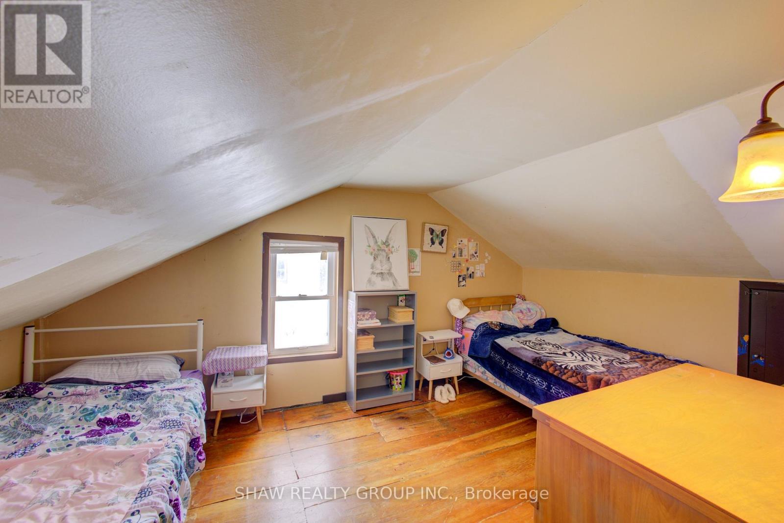 21 Main Street W, Mapleton, Ontario  N0G 1P0 - Photo 10 - X12895358