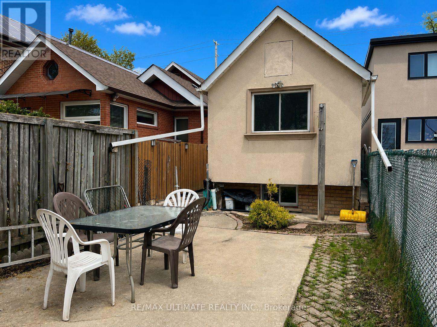 132 Spears Street, Toronto, Ontario  M6N 3X7 - Photo 26 - W13132236