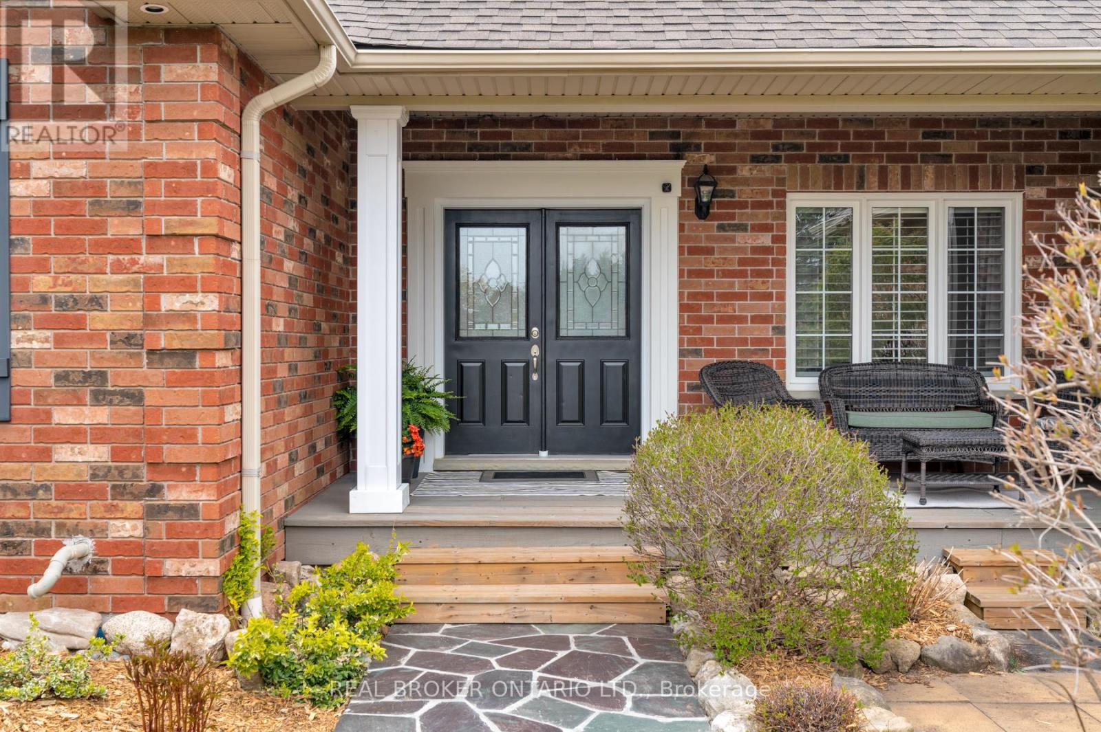9 Allison Court, Halton Hills, Ontario  L7G 4S4 - Photo 3 - W13132252