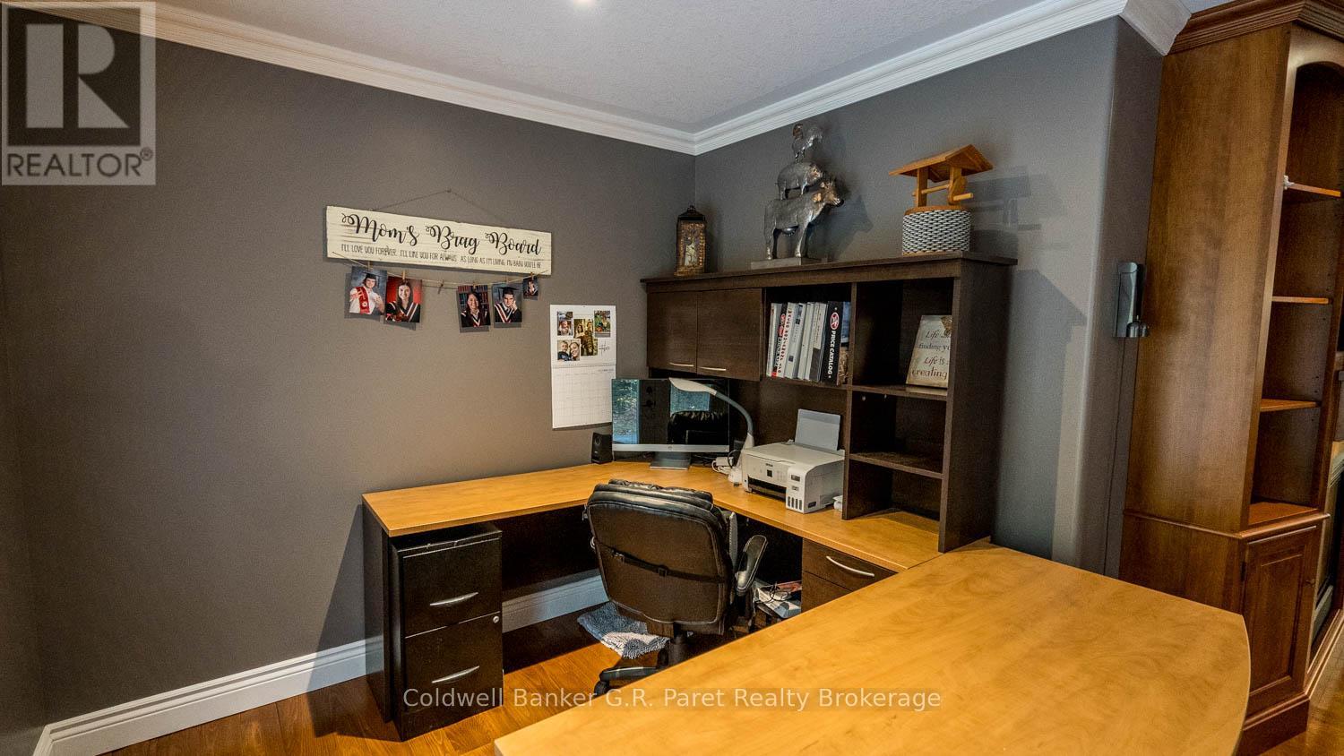 9862 Lakeshore Drive, Lambton Shores, Ontario  N0M 1T0 - Photo 16 - X12489656