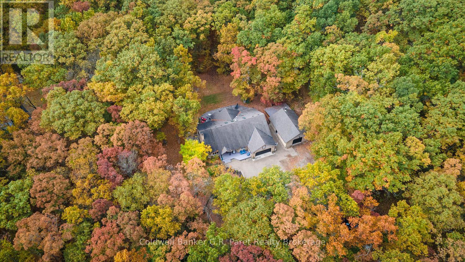 9862 Lakeshore Drive, Lambton Shores, Ontario  N0M 1T0 - Photo 1 - X12489656