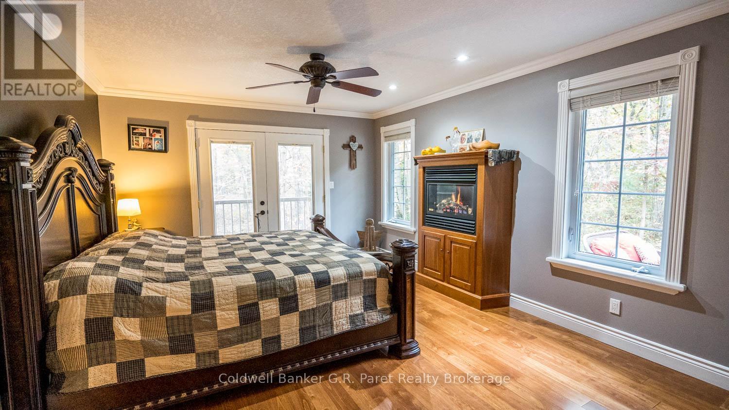 9862 Lakeshore Drive, Lambton Shores, Ontario  N0M 1T0 - Photo 26 - X12489656