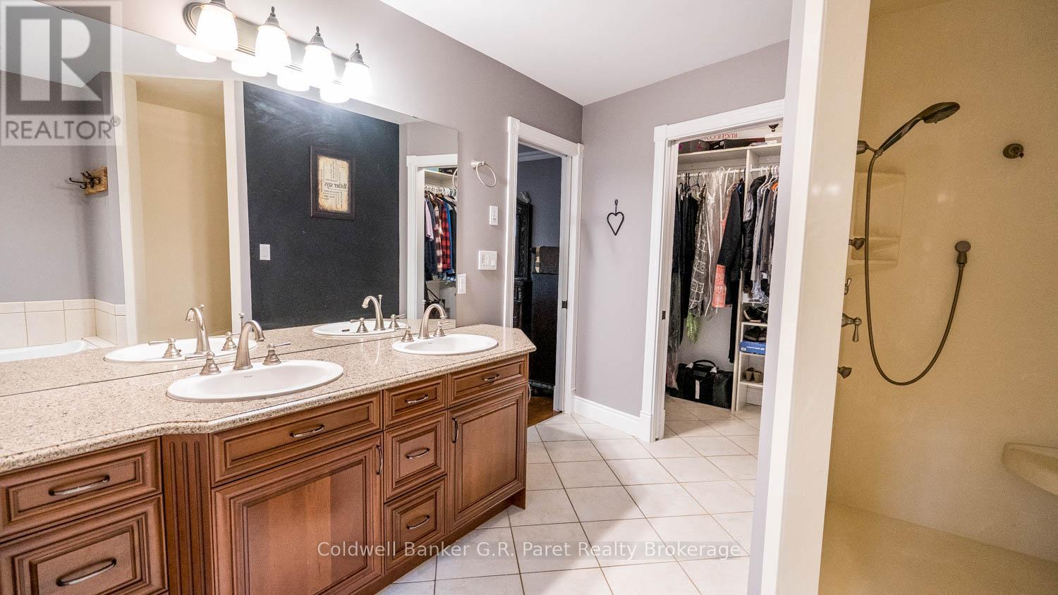 9862 Lakeshore Drive, Lambton Shores, Ontario  N0M 1T0 - Photo 29 - X12489656