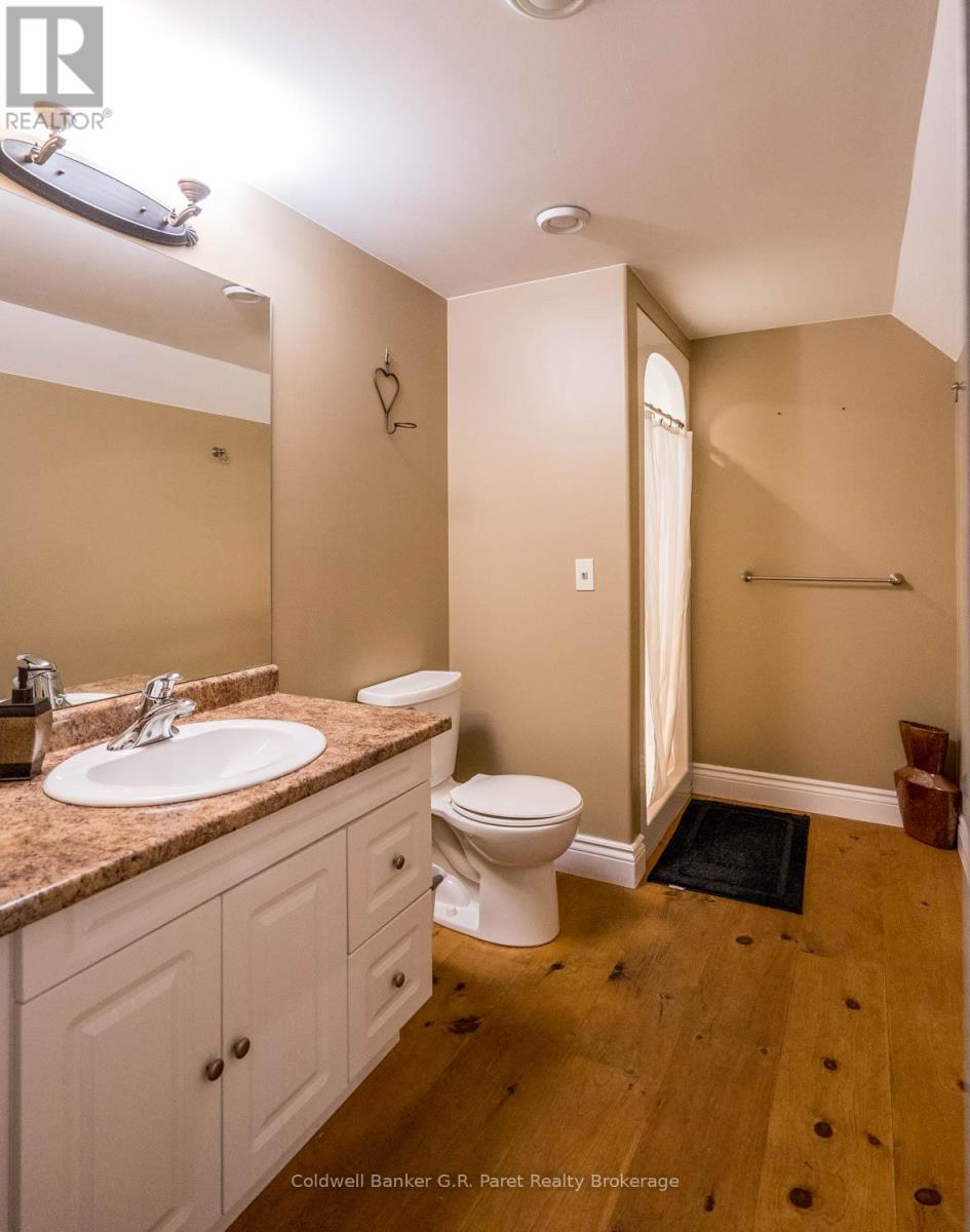 9862 Lakeshore Drive, Lambton Shores, Ontario  N0M 1T0 - Photo 36 - X12489656