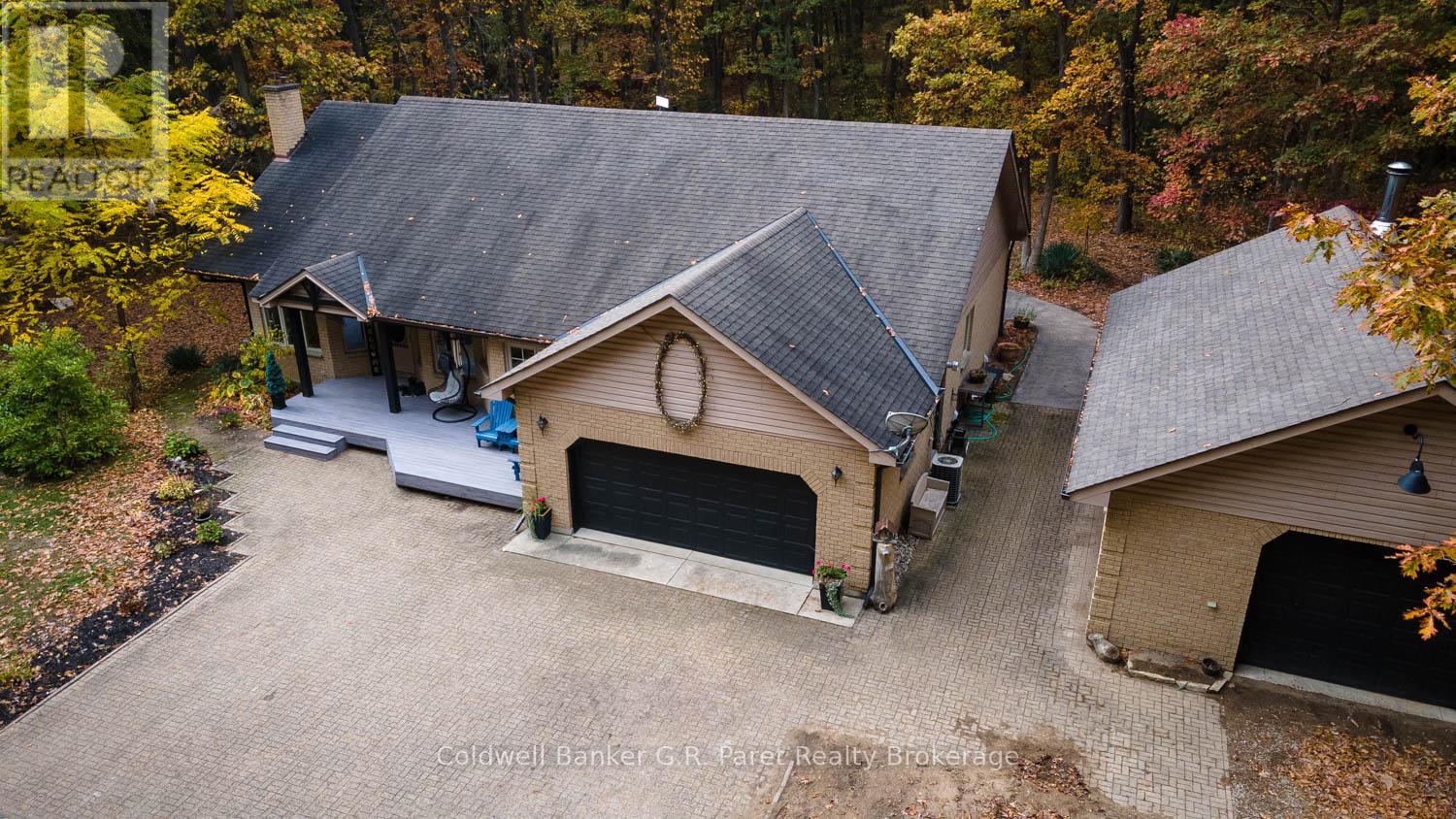 9862 Lakeshore Drive, Lambton Shores, Ontario  N0M 1T0 - Photo 4 - X12489656