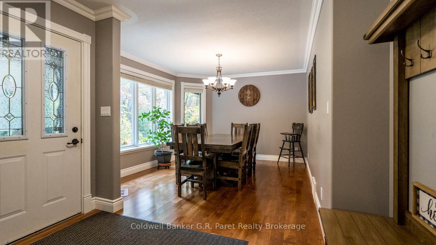 9862 Lakeshore Drive, Lambton Shores, Ontario  N0M 1T0 - Photo 9 - X12489656