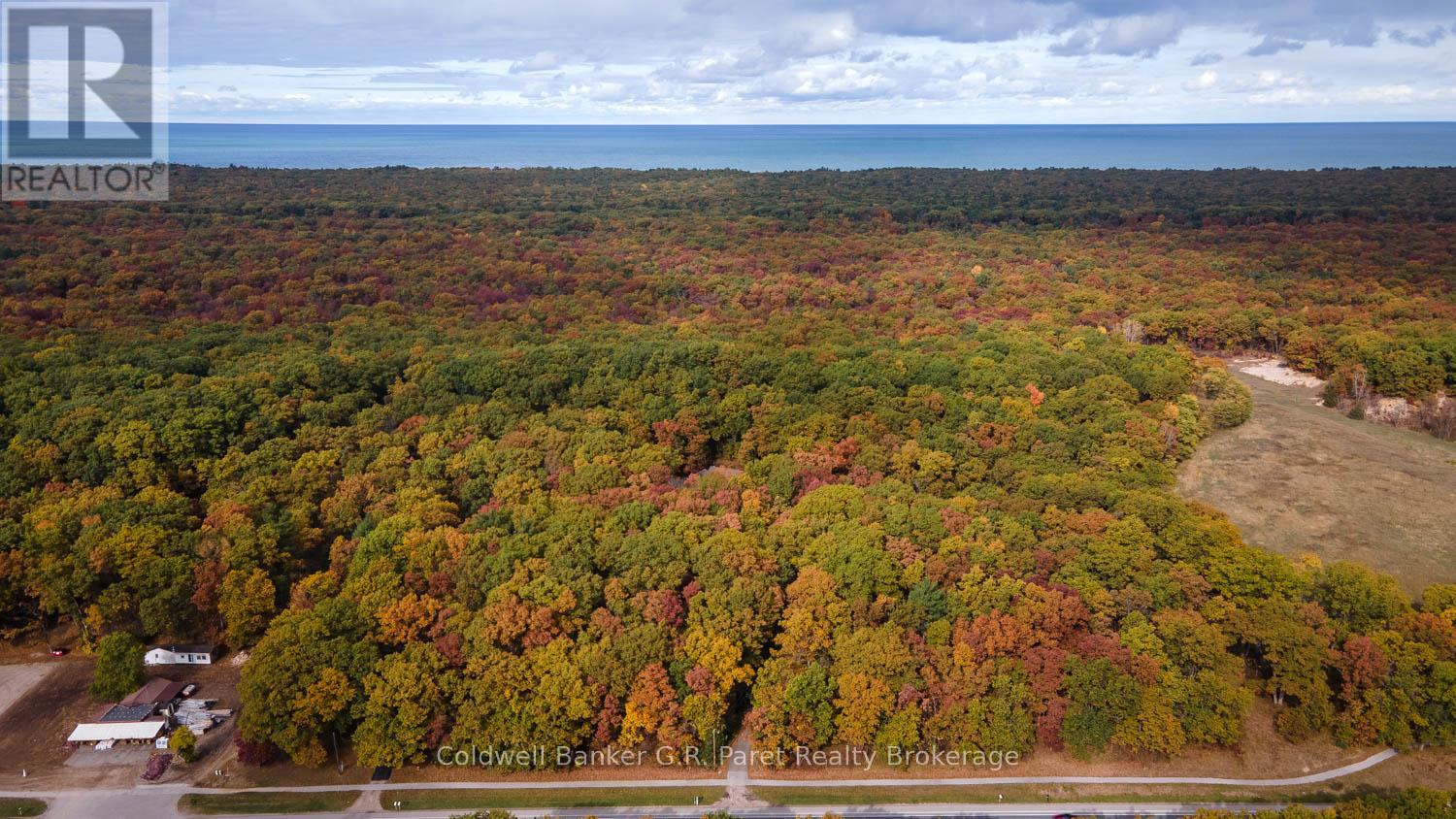 9862 Lakeshore Drive, Lambton Shores, Ontario  N0M 1T0 - Photo 45 - X12489656
