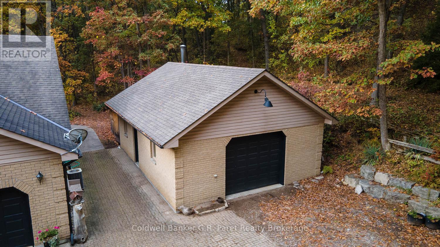 9862 Lakeshore Drive, Lambton Shores, Ontario  N0M 1T0 - Photo 7 - X12489656