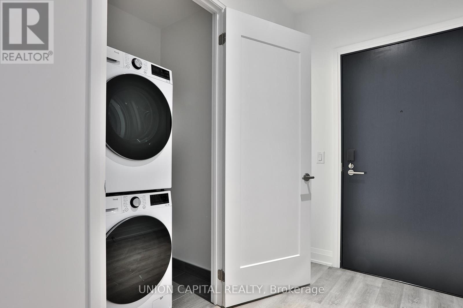 3503 - 65 Broadway Avenue, Toronto, Ontario  M4P 1T9 - Photo 3 - C13129272