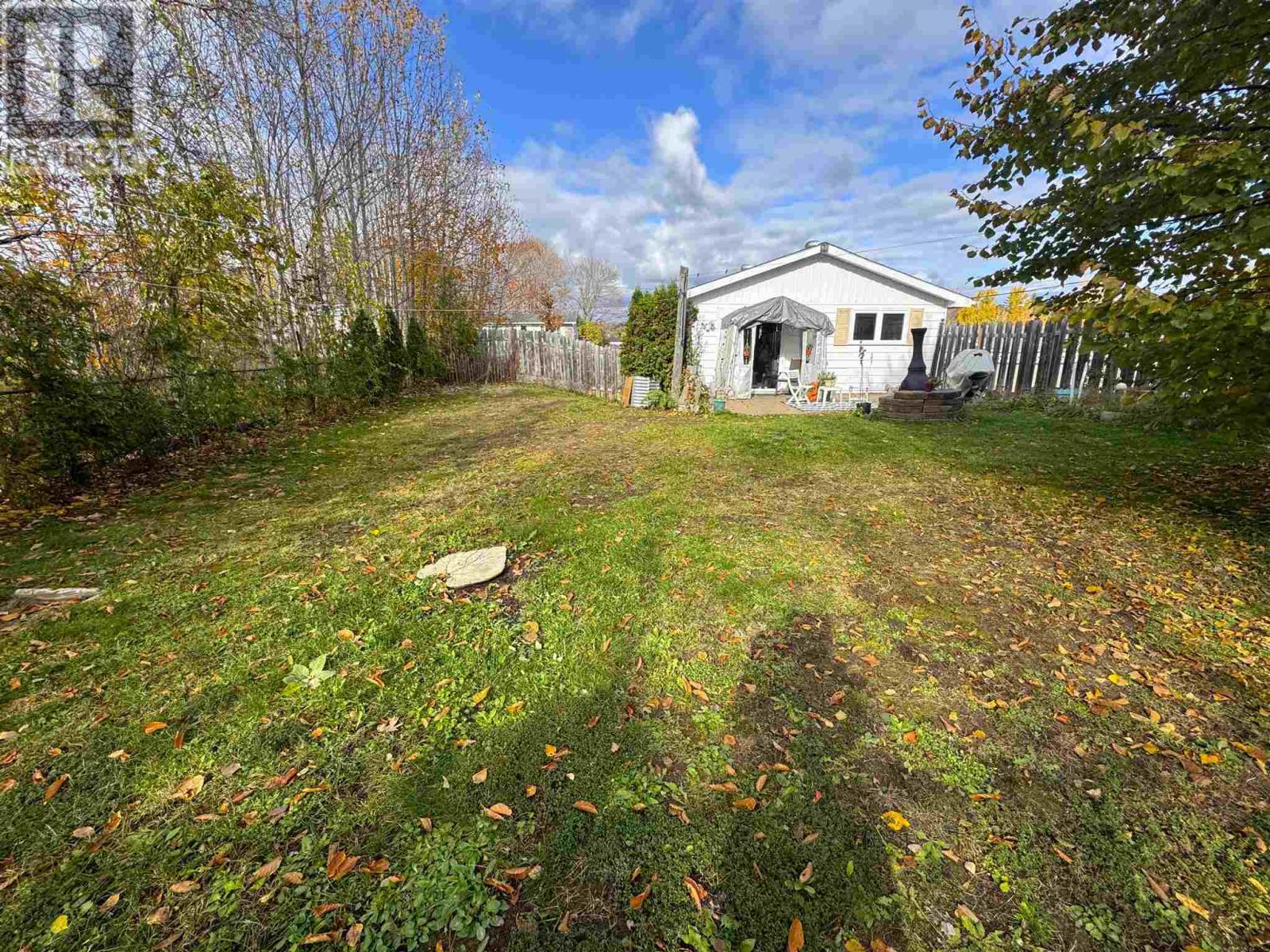 9 Axmith Ave, Elliot Lake, Ontario  P5A 1B5 - Photo 29 - SM260715