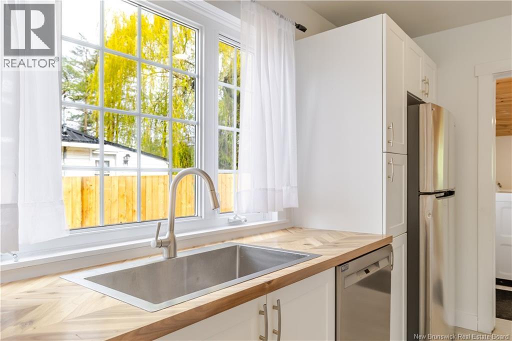 733 Maclaren Avenue, Devon, New Brunswick  E3A 3L4 - Photo 5 - NB133678