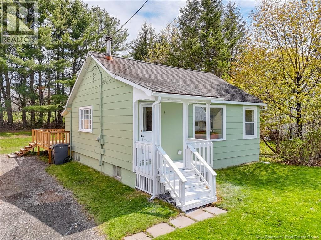 733 Maclaren Avenue, Devon, New Brunswick  E3A 3L4 - Photo 1 - NB133678