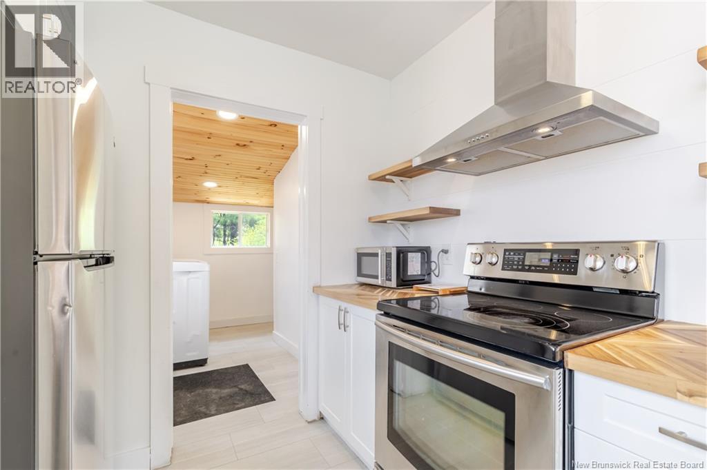 733 Maclaren Avenue, Devon, New Brunswick  E3A 3L4 - Photo 3 - NB133678