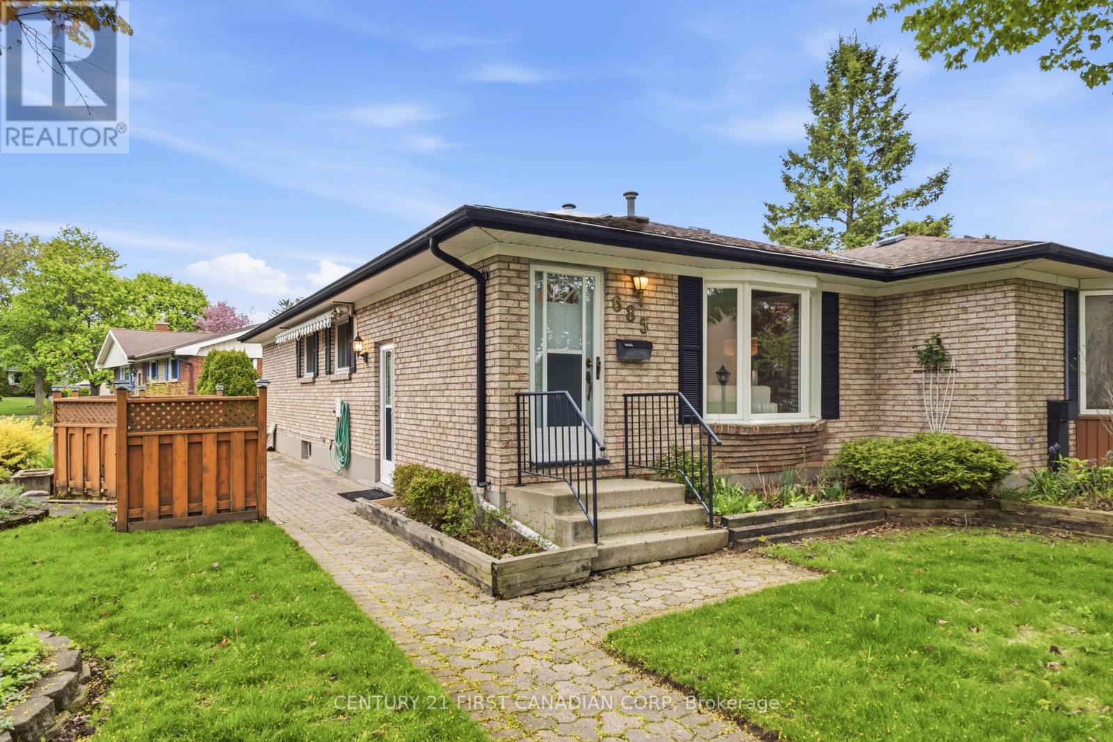 685 Ladybrook Crescent, London South, Ontario  N6J 2C4 - Photo 2 - X13132436