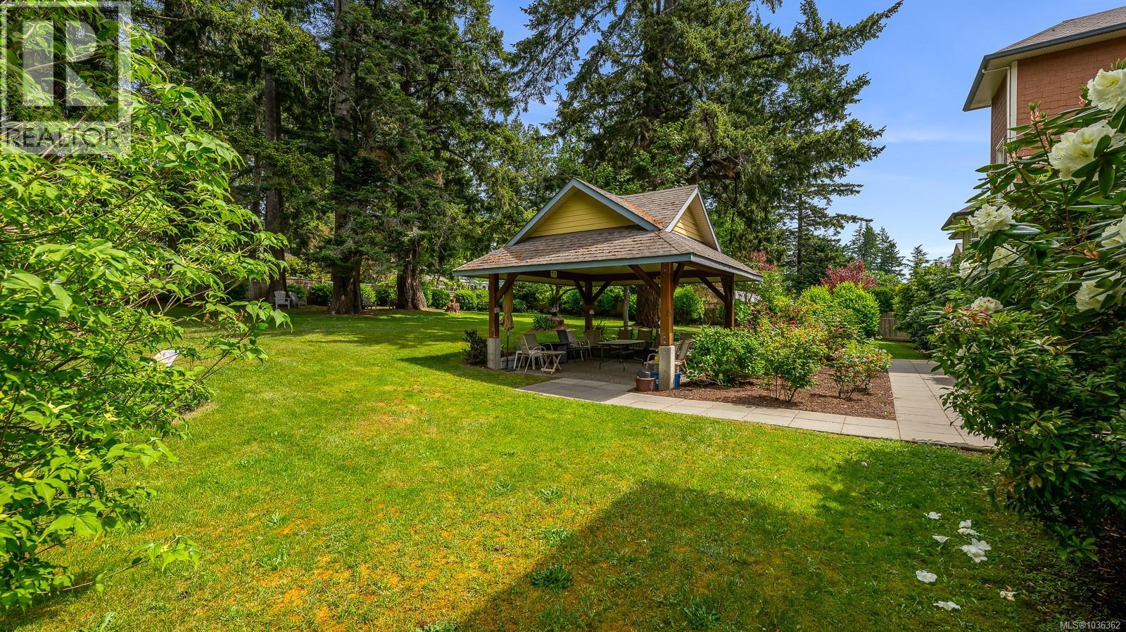 303 1912 Comox Ave, Comox, British Columbia  V9M 3M4 - Photo 5 - 1036362