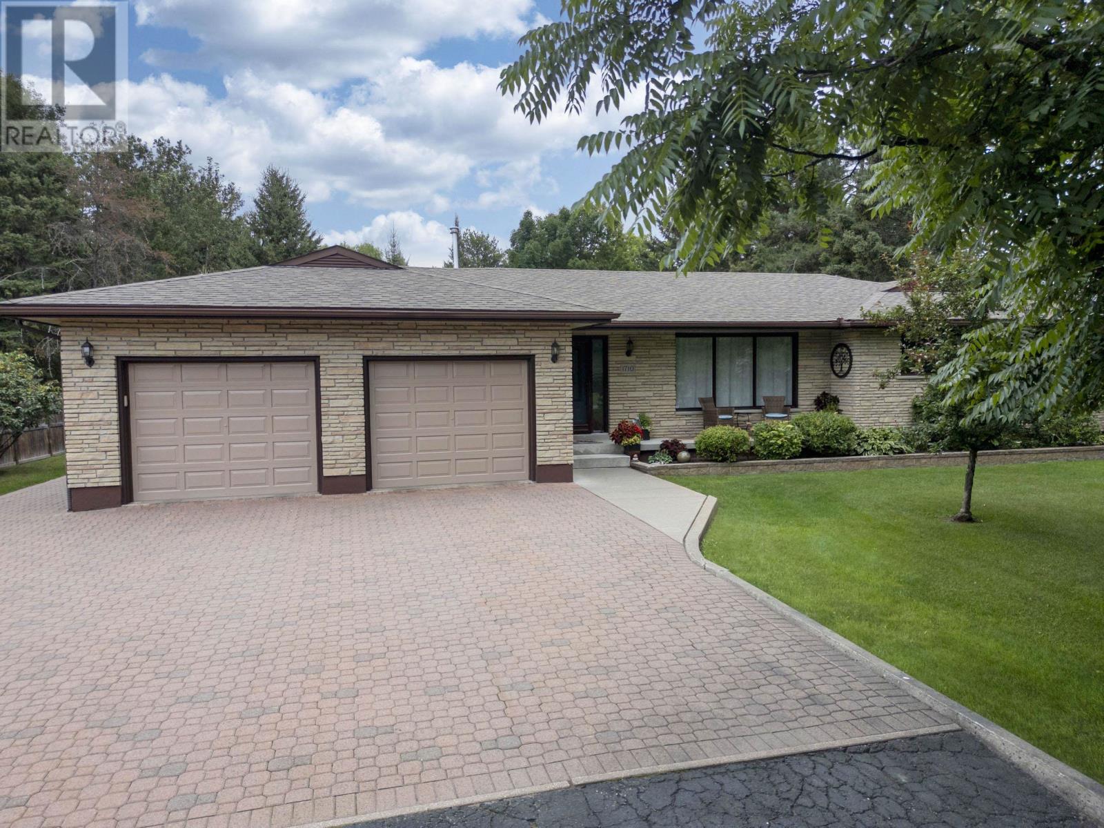 1710 Kerega RD, Thunder Bay, Ontario