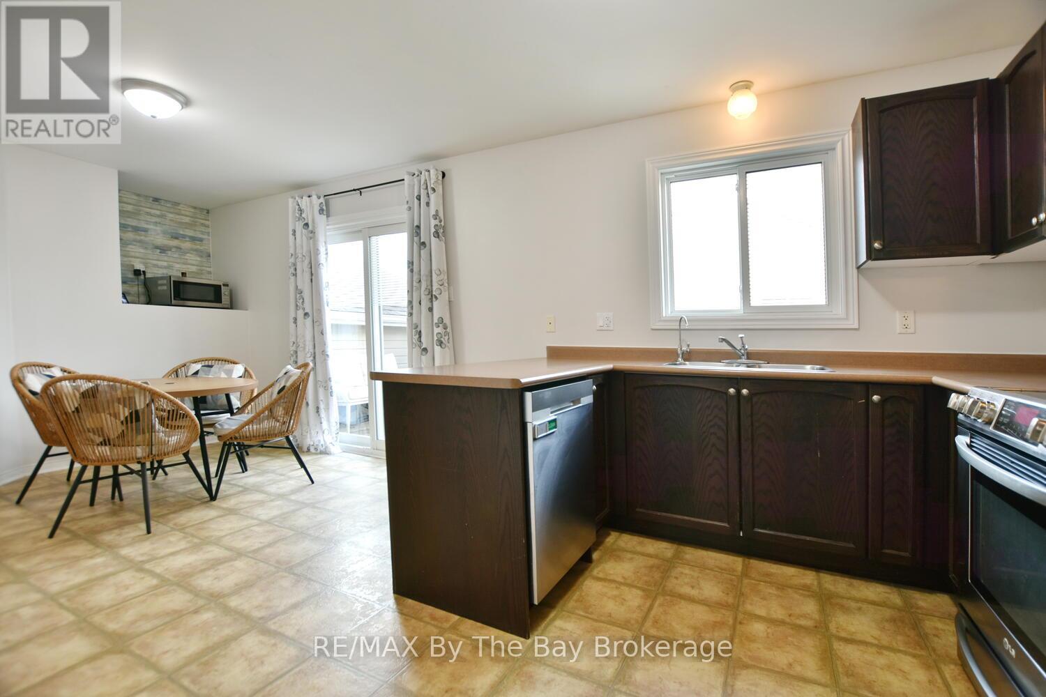 215 Montreal Street, Clearview (Stayner), Ontario  L0M 1S0 - Photo 11 - S13132462