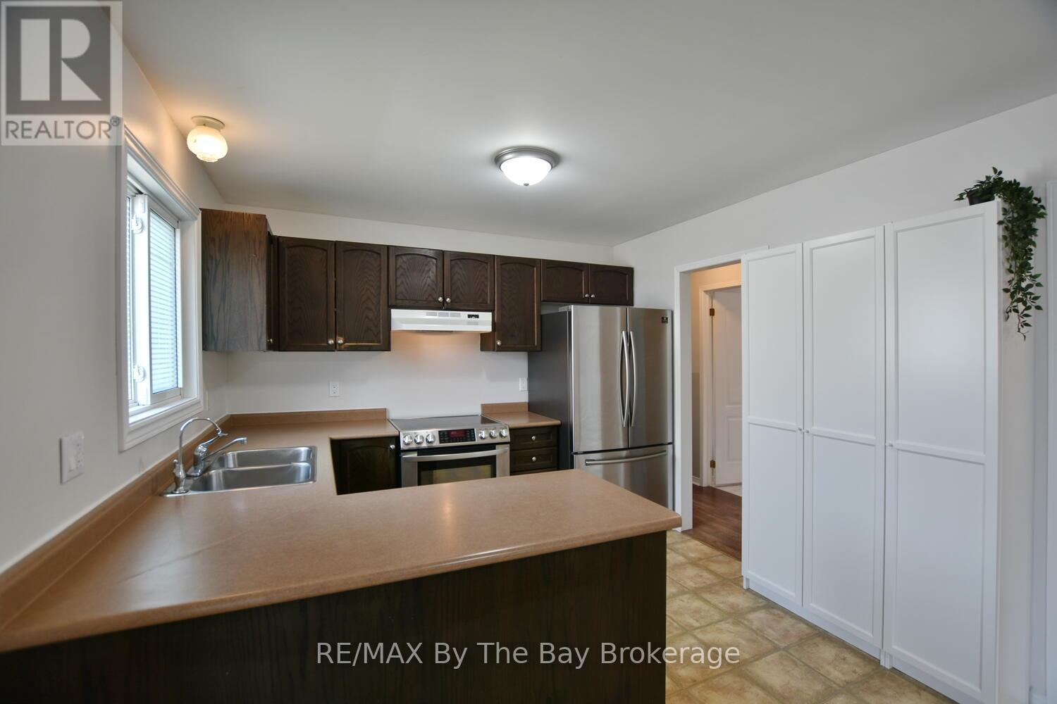 215 Montreal Street, Clearview (Stayner), Ontario  L0M 1S0 - Photo 13 - S13132462