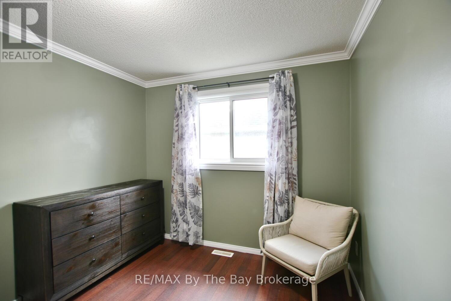 215 Montreal Street, Clearview (Stayner), Ontario  L0M 1S0 - Photo 14 - S13132462