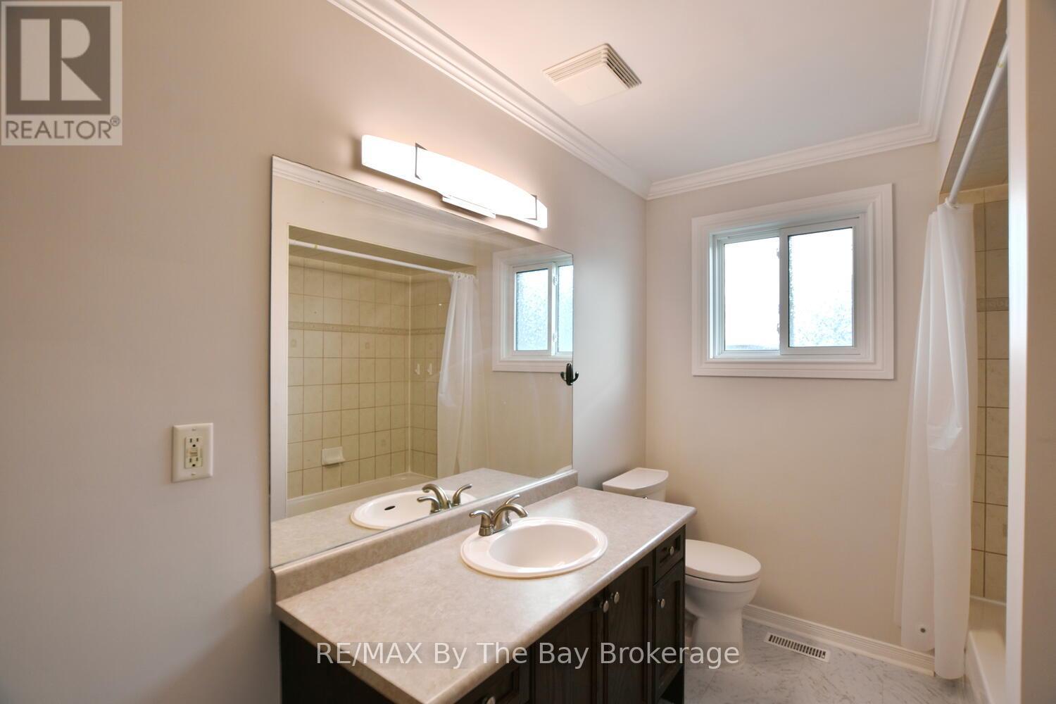 215 Montreal Street, Clearview (Stayner), Ontario  L0M 1S0 - Photo 15 - S13132462