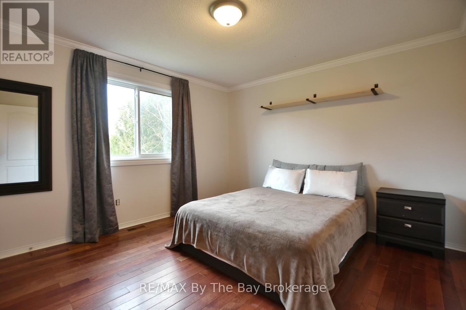 215 Montreal Street, Clearview (Stayner), Ontario  L0M 1S0 - Photo 17 - S13132462