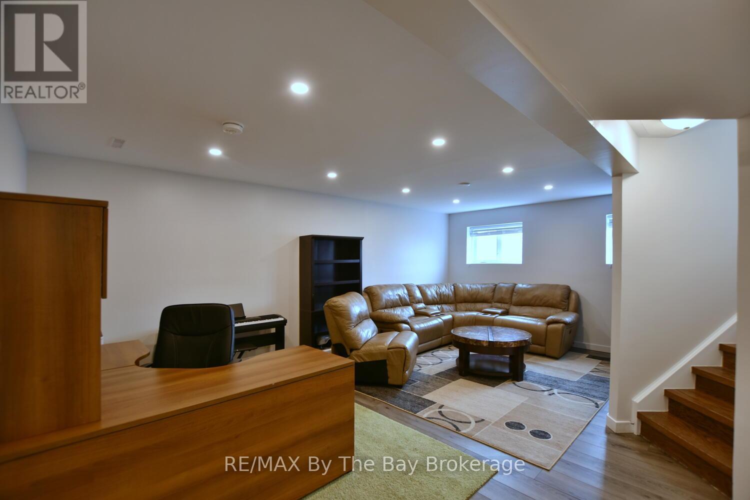 215 Montreal Street, Clearview (Stayner), Ontario  L0M 1S0 - Photo 23 - S13132462