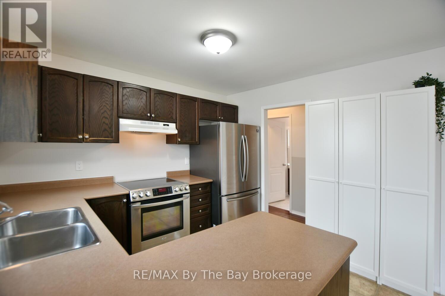 215 Montreal Street, Clearview (Stayner), Ontario  L0M 1S0 - Photo 3 - S13132462