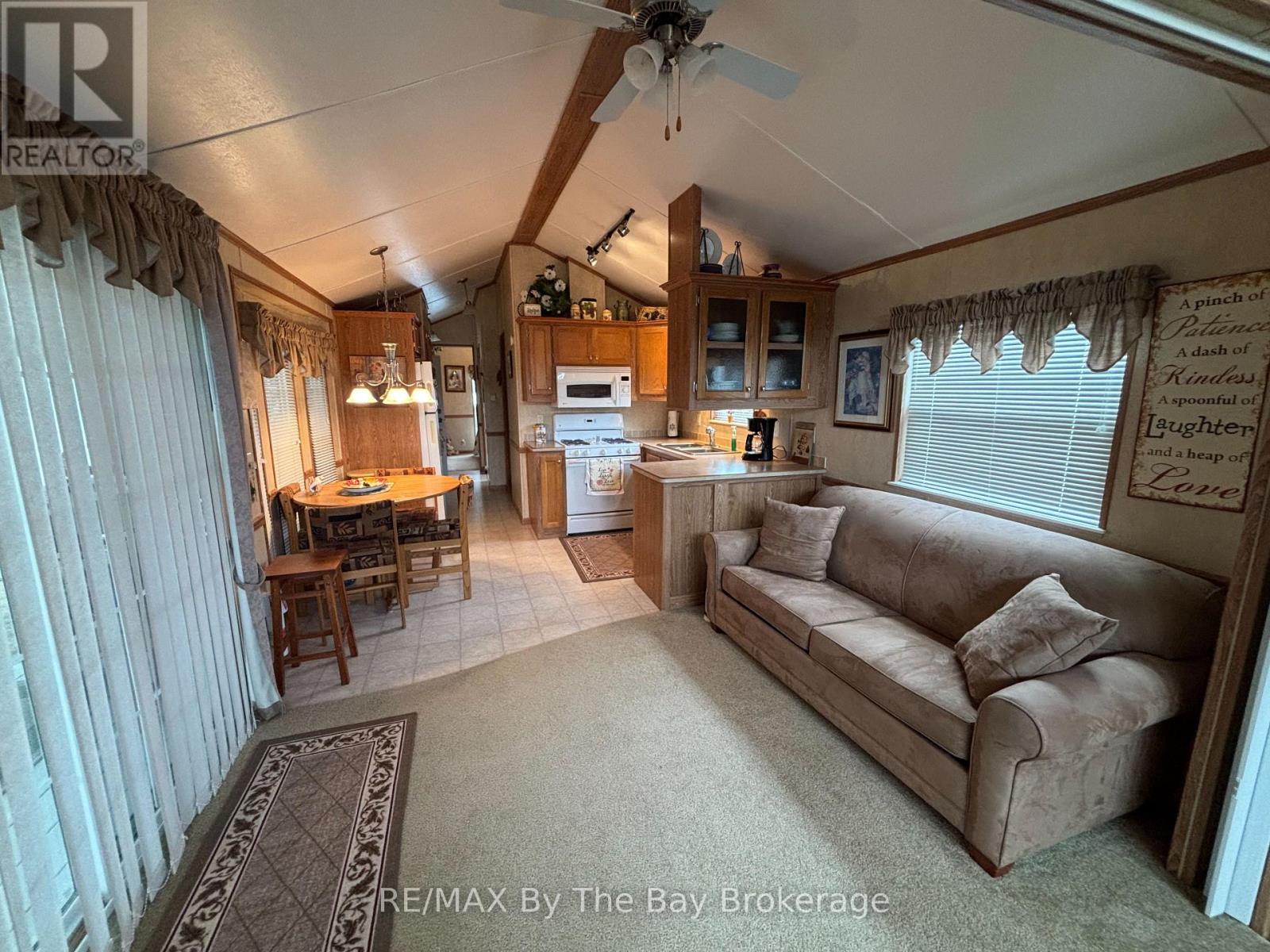 8 Huron Circle, Wasaga Beach, Ontario  L9Z 1X7 - Photo 10 - S13132544