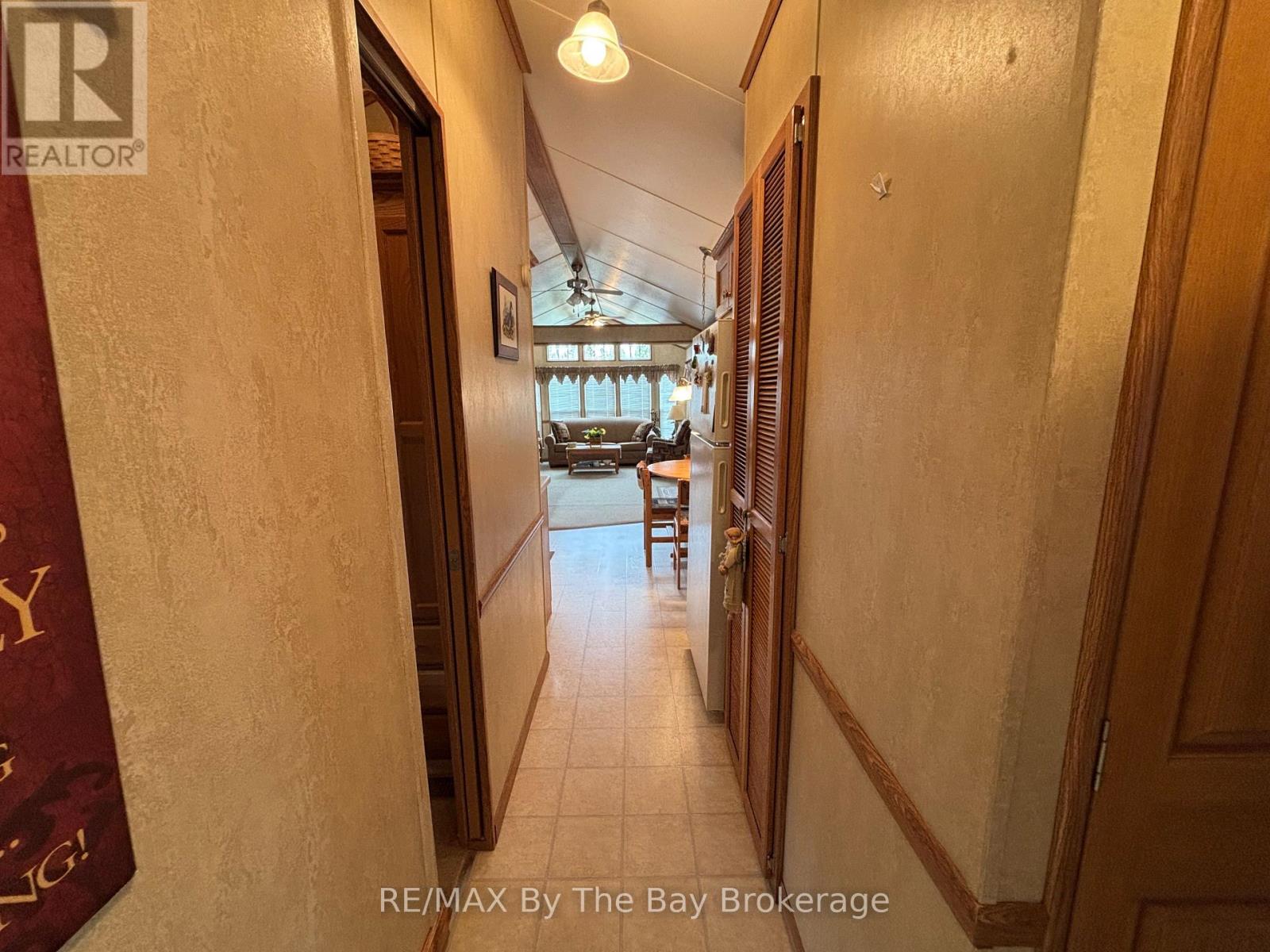8 Huron Circle, Wasaga Beach, Ontario  L9Z 1X7 - Photo 15 - S13132544
