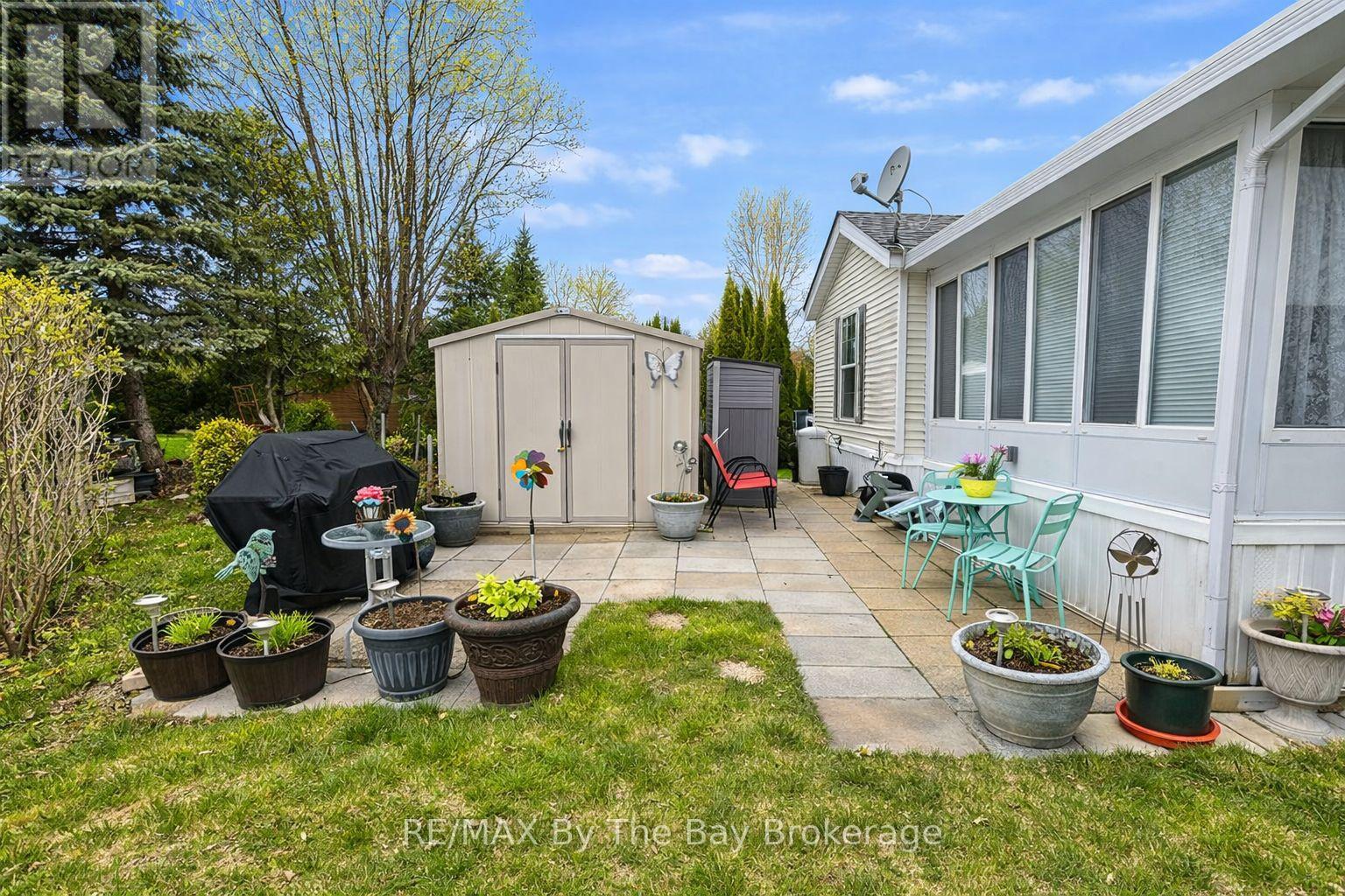 8 Huron Circle, Wasaga Beach, Ontario  L9Z 1X7 - Photo 4 - S13132544