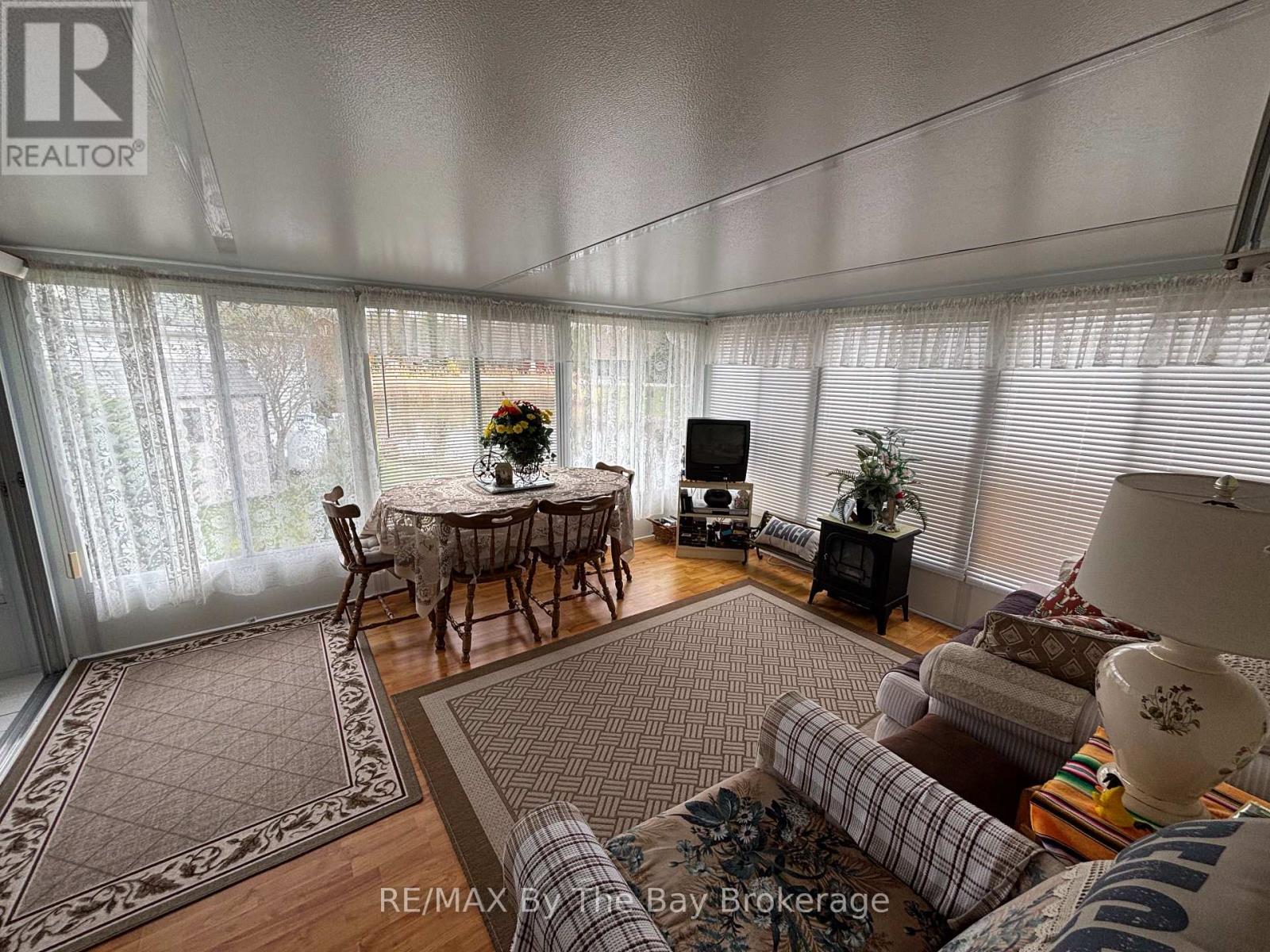 8 Huron Circle, Wasaga Beach, Ontario  L9Z 1X7 - Photo 7 - S13132544