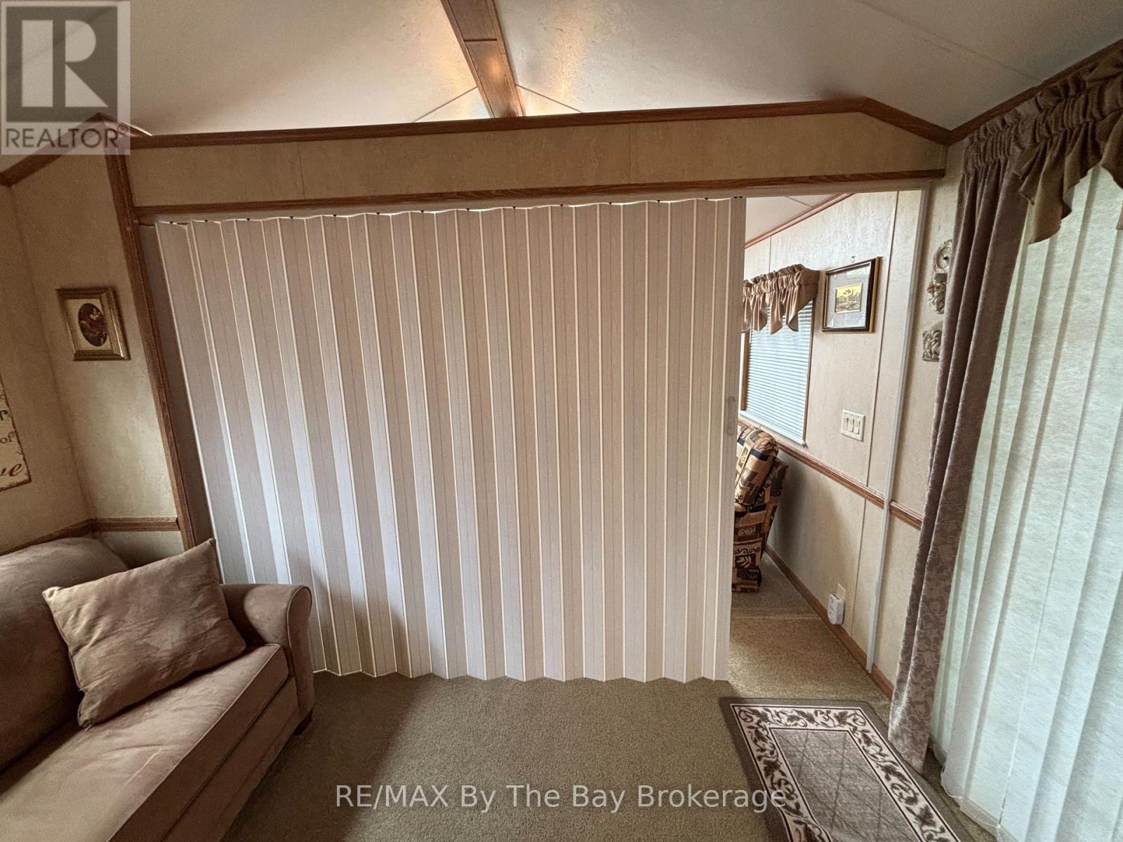 8 Huron Circle, Wasaga Beach, Ontario  L9Z 1X7 - Photo 8 - S13132544