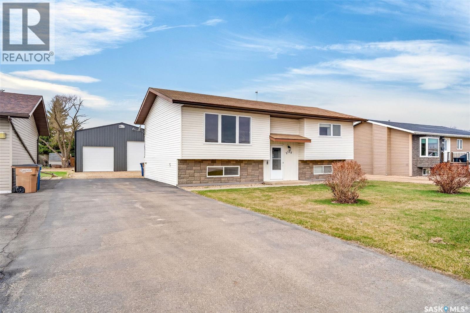 2105 100a Street, Tisdale, Saskatchewan  S0E 1T0 - Photo 3 - SK036068