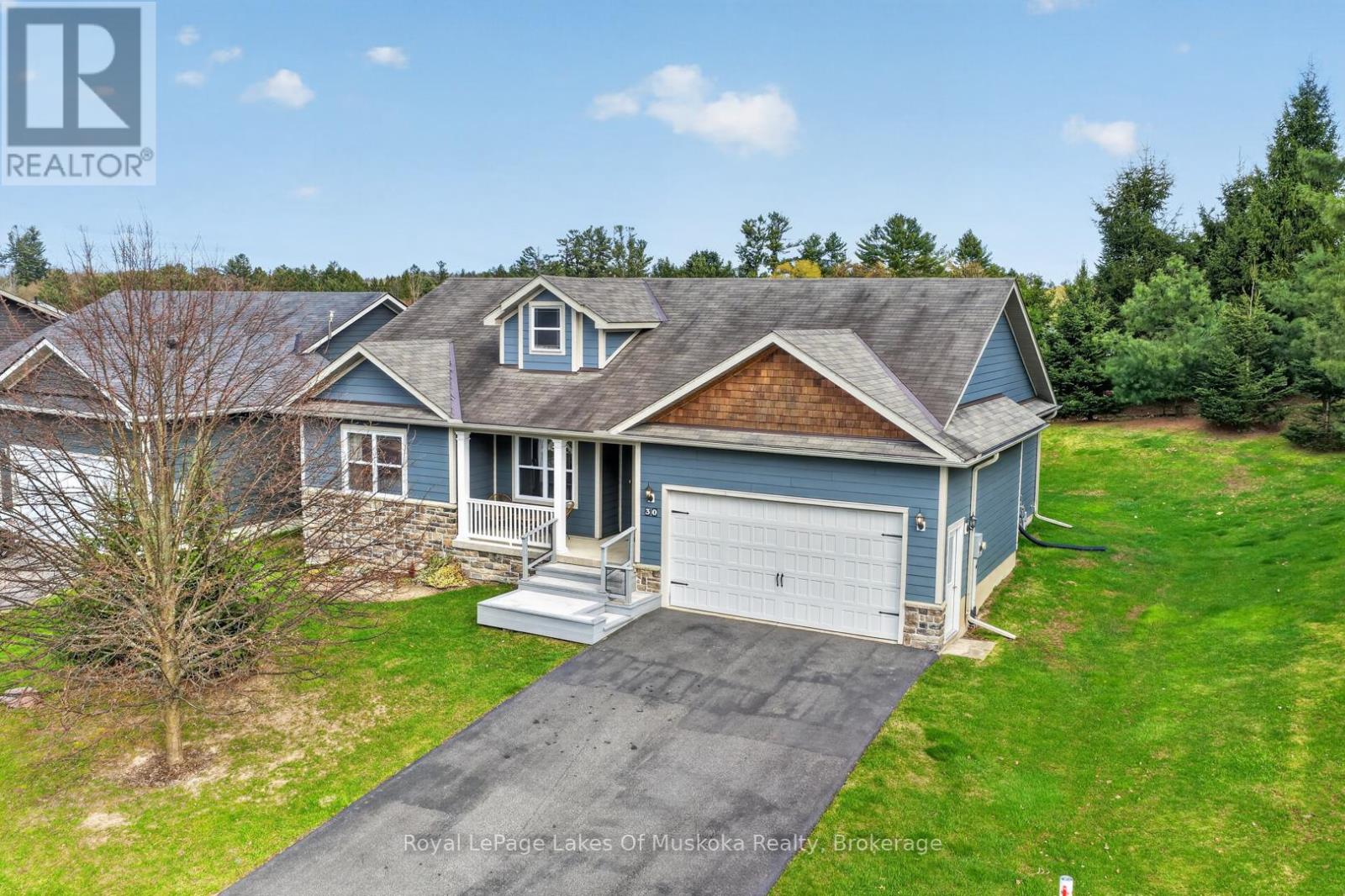 30 & 32 GAINSBOROUGH ROAD, Bracebridge, Ontario