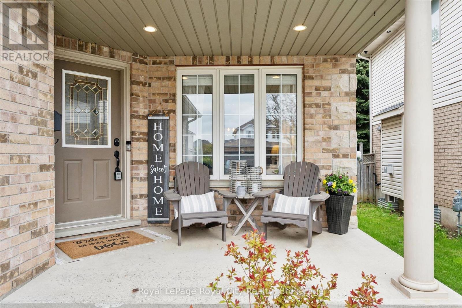 17 Carroll Crescent, Guelph, Ontario  N1G 5B7 - Photo 2 - X13132504