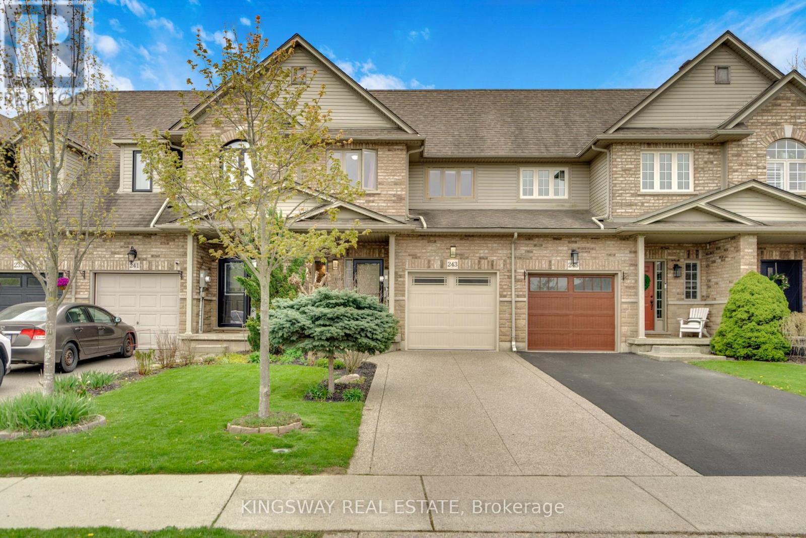 243 SOUTHBROOK DRIVE, Hamilton, Ontario